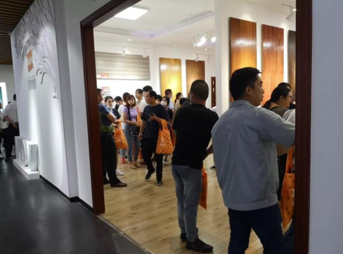 康辉地板全国联动工厂抢购会圆满结束